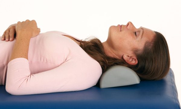 aero-roll-halbrolle_frau-nacken_tiny_web aero-roll-halbrolle_frau-nacken_tiny_web