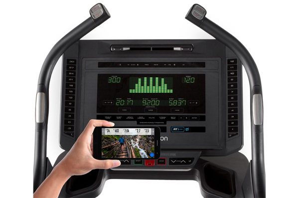 FMTK74218_Console_3-1360x899-c FMTK74218_Console_3-1360x899-c