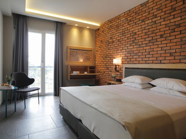 Palmyra Beach Hotel, Athens