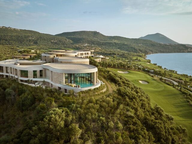 COSTA NAVARINO | Employees Gym loading…